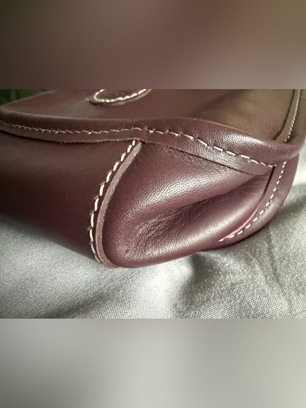 euc Roots Canada Women’s Purple Leather shoulder Bag - Picture 9 of 10
